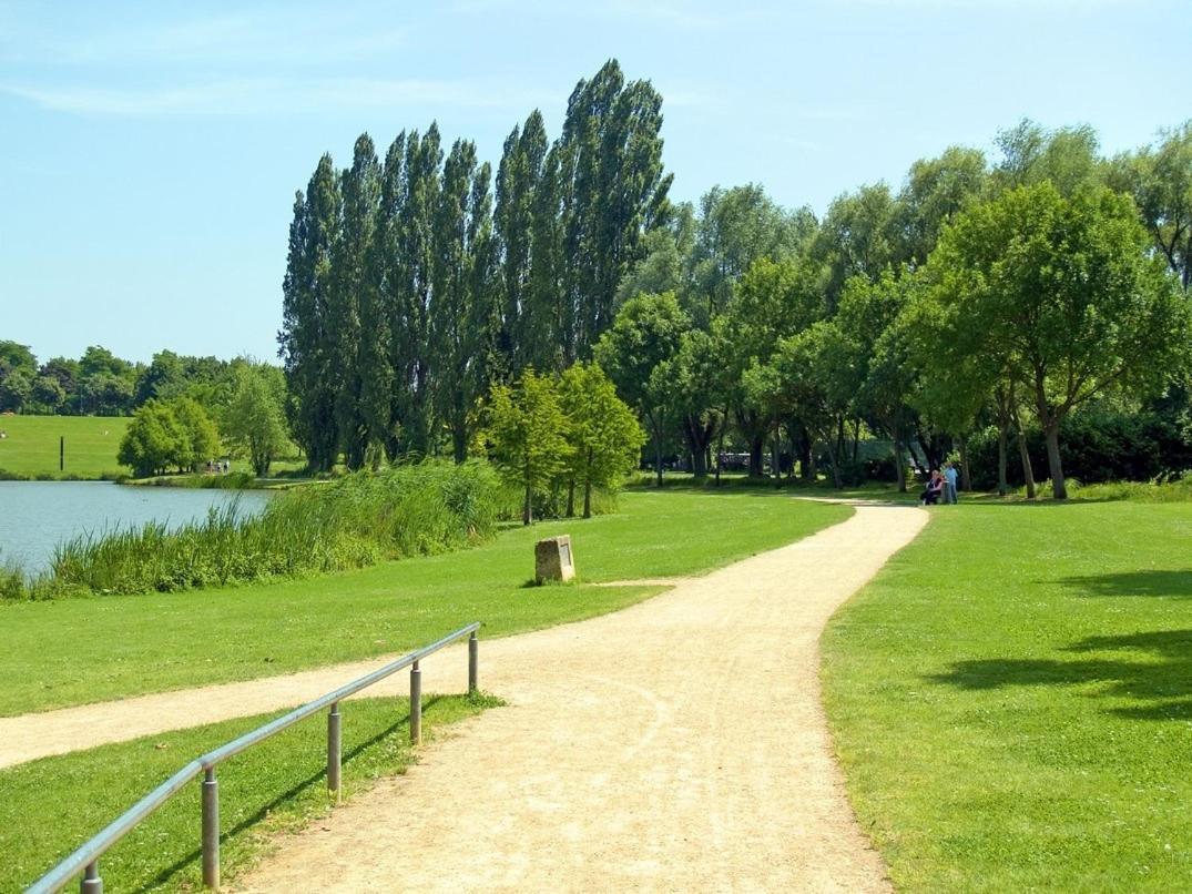 Studio / Chambre Calme Pres De L'Etang St Pierre. Amiens Bagian luar foto